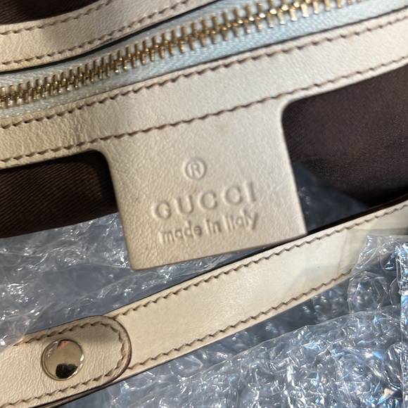 EUC GUCCI pelham handbag - Picture 9 of 9